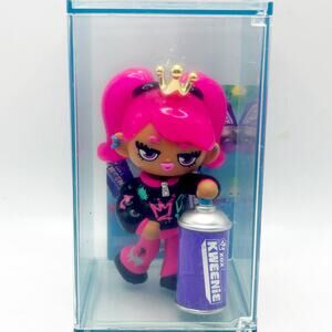XOX Kweenie Fearless Kweens KWEEN OF ART Pink Hair Doll And Case